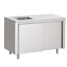 Central chef cupboard with sliding doors